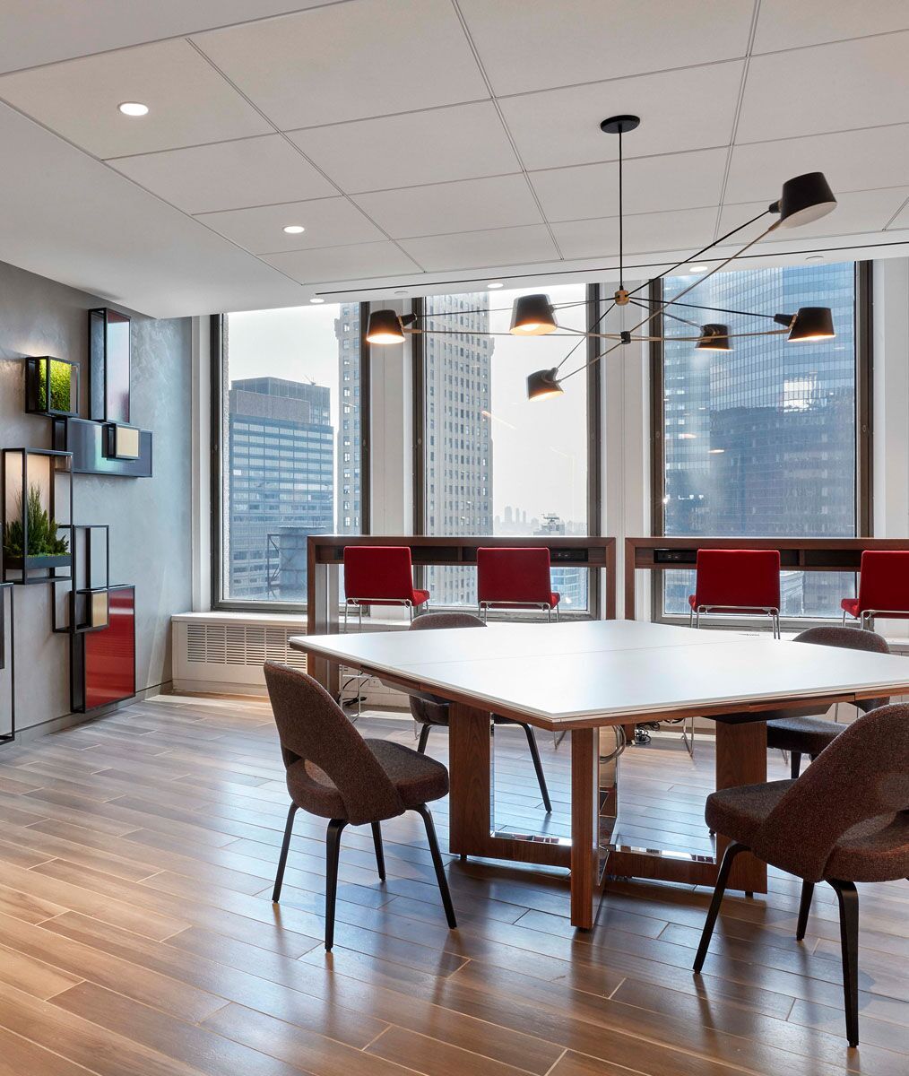 Paul Hastings Datesweiser